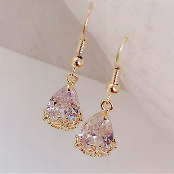 💧 Crystalized Elegant Water Drop Earrings 💧 - Picture 2 of 4